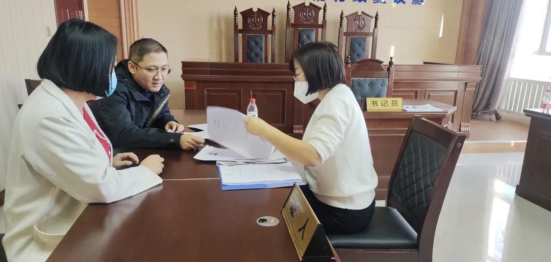 法律顾问发挥作用 法治建设再启新程